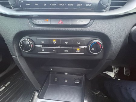 2024 Kia Ceed 1.6D Mhev GTL MY23 5DR, *1 year AA* * warranty till 2031* Bluetooth, Touch Screen Infotainment System, Reversing Camera,