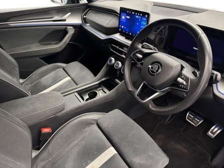 2025 Skoda Kodiaq 2.0TDI SPORTLINE *STEEL GREY* €125 P/W ON PCP €61,995 thumbnail