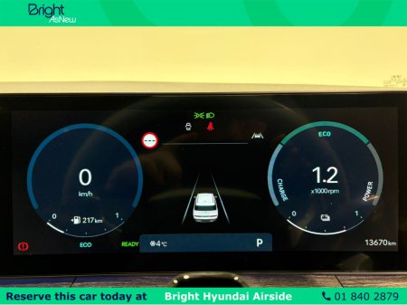 2025 Hyundai Santa Fe PHEV PREMIUM €64,950 thumbnail