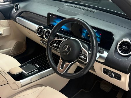 2023 Mercedes-Benz GLB GLB 200 €39,990 thumbnail