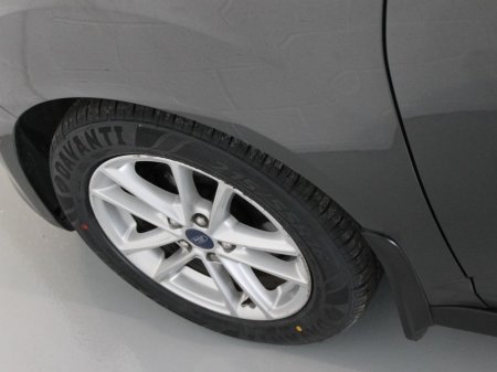 2017 Ford C-Max Zetec 1.5 TDCI 95PS M6 4DR €12,999 thumbnail