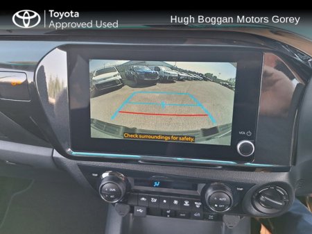 2025 Toyota Hilux 2.8 SR5 Manual thumbnail