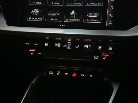 2024 Audi A3 40 TFSIe HYBRID SPORT AUTO €32,950 thumbnail