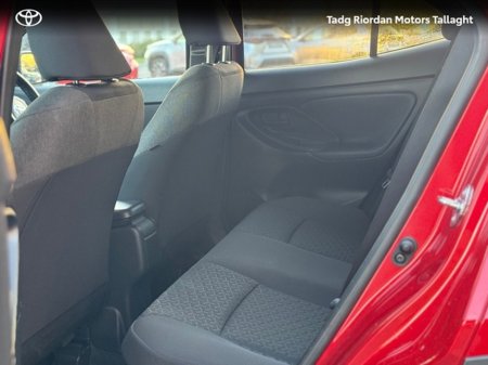 2024 Toyota Yaris Cross YARIS CROSS LUNA SPORT €30,450 thumbnail