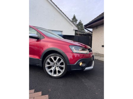 2015 Volkswagen Polo CROSS 1.2 TSI 90HP MANUAL 5SPEED 5DR €11,950 thumbnail