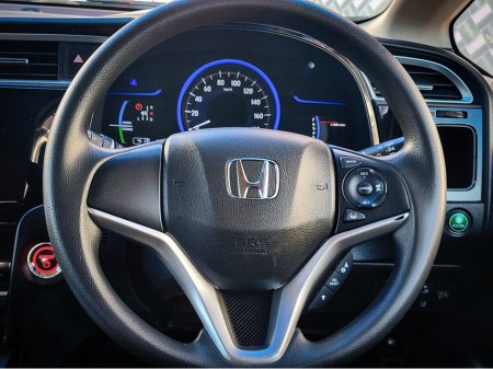 2019 Honda Shuttle Hybrid 5 seater €13,950 thumbnail