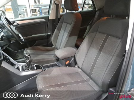 2023 Volkswagen T-Roc 2.0TDI 116HP LIFE €31,950 thumbnail