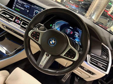 2022 BMW X5 45e M-SPORT HYBRID=TECH/COMFORT/SKY LOUNGE PACKAGES=LOW MILES//FULL BMW SERVICE HISTORY=222 REG=ORIGINAL IRISH SUPPLIED//TAILORED FINANCE PACKAGES AVA €66,995 thumbnail