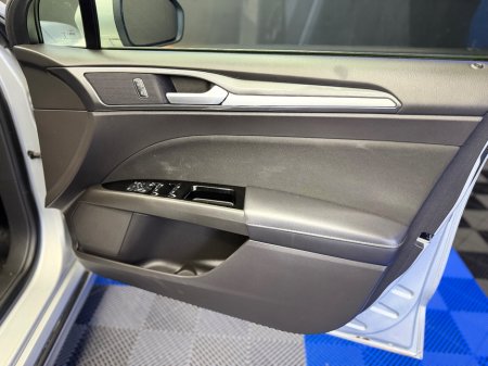 2020 Ford Mondeo 2.0TDCi 150PS Zetec Powershift €12,900 thumbnail