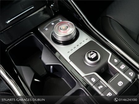 2024 Kia Sorento Phev PE 7S 4WD €57,945 thumbnail
