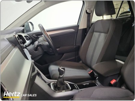 2023 Volkswagen T-Roc LIFE TSI 1.0 Petrol Manual €25,795 thumbnail