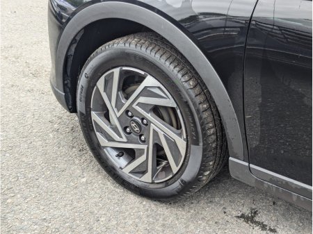 2024 Hyundai Bayon 1.0i Executive Auto *ON SALE * LOW KM €27,950 thumbnail