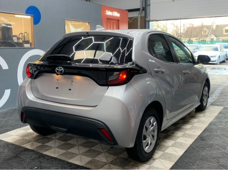 2021 Toyota Yaris AUTOMATIC YARIS X / 85k KMs / 1.0 Petrol / Reverse Camera €17,950 thumbnail