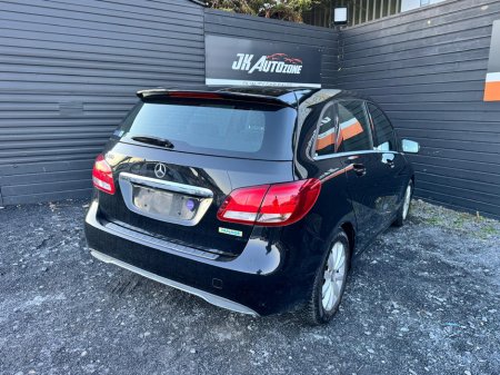 2015 Mercedes-Benz B Class B180 1.6 AUTO €13,995 thumbnail