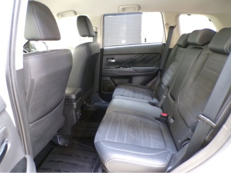 2019 Mitsubishi Outlander *2.4 AUTO HYBRID PLUG-IN*4X4*MITSUBISHI OUTLANDER*WINTER PACK*ELECTRIC HEATED LEATHER AND ALCANTARA SEATES*HEATED S-WHEEL*360 COLOUR CAMERA*PARKING SENSORS*FULL SAFETY PACK*ACTIVE BRAKING €23,900 thumbnail