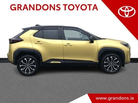 2023 Toyota Yaris Cross LUNA SPORT - GRANDONS €27,995