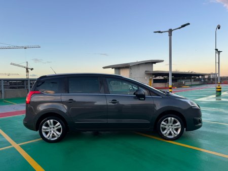 2016 Peugeot 5008  €11,950