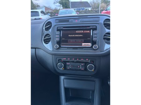 2013 Volkswagen Tiguan 2.0 R LINE TDI 177PS 5DR €12,250 thumbnail