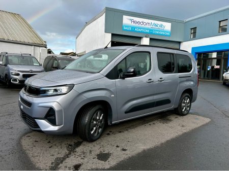 2026 Opel Combo Life TAXI WHEELCHAIR ACCESSIBLE 7 SEATER AUTOMATIC €58,995 thumbnail