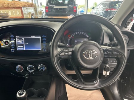 2023 Toyota Aygo X 1.0 PULSE 4DR €15,950 thumbnail