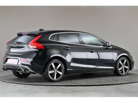 2017 Volvo V40 2.0 D3 R-DESIGN 6SPD *FULL LEATHER*PANORAMIC ROOF* €15,490 thumbnail