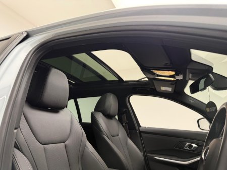 2024 BMW 3 Series 330E M SPORT LCI II *HUGE SPEC* €54,990 thumbnail