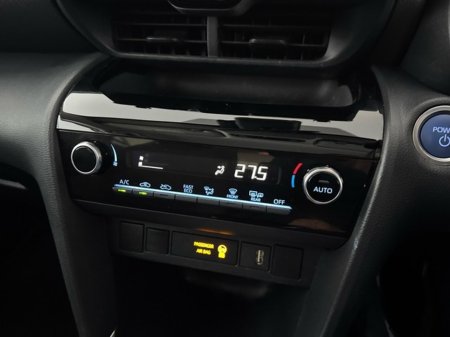 2023 Toyota Yaris Cross HYBRID LUNA €26,950 thumbnail