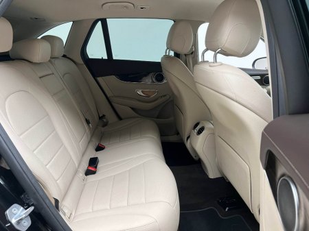 2020 Mercedes-Benz GLC Class GLC 220D 4MATIC AUTO €34,990 thumbnail