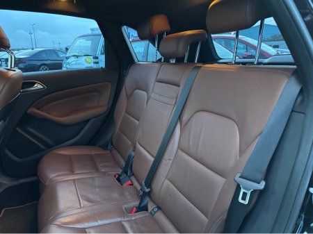 2013 Mercedes-Benz B Class B SERIES DBA-246242 5DR AUTO €9,950 thumbnail