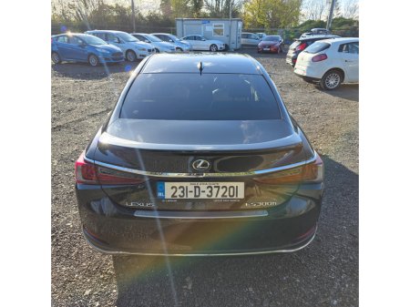 2023 Lexus ES 300 H ES300h Dynamic €43,950 thumbnail