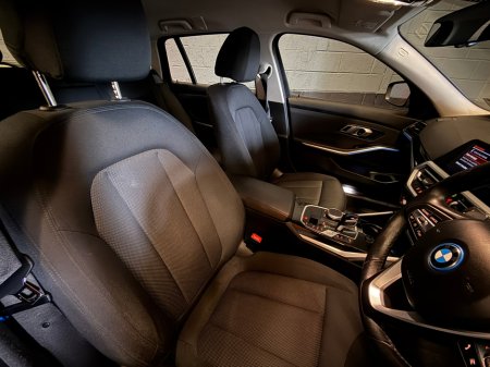 2021 BMW 3 Series 330e SE Pro Auto €21,900 thumbnail