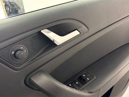 2016 Skoda Yeti OUTDOOR 2.0 TDI**TOUCHSCREEN BLUETOOTH MEDIA**MULTIFUNCTIONAL STEERING WHEEL**HEATED LEATHER SEATS**CRUISE CONTROL**PARKING SENSORS**AIR CONDTIONING**ELECTRIC WINDOWS **ISOFIX**FINANCE AVAILABLE** €11,995 thumbnail