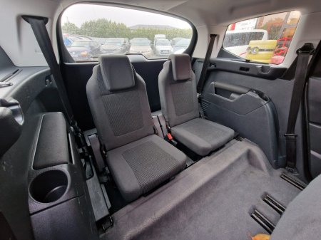 2012 Peugeot 5008 ACTIVE 1.6 HDI 112 7 SEATS 4DR €4,900 thumbnail