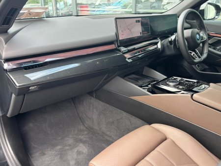 2025 BMW 5 Series 530e M Sport Auto €67,990 thumbnail