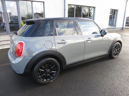 2017 MINI Cooper XS52 4DR €9,950