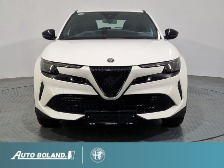 2025 Alfa Romeo Junior Elettrica 156hp €36,495