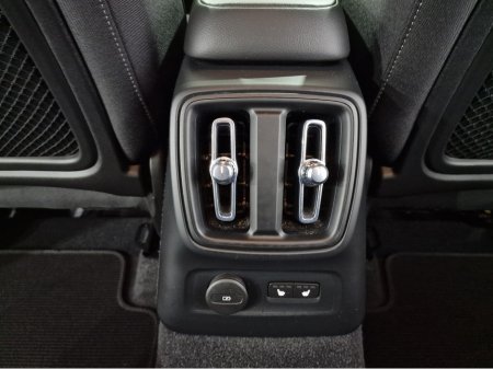 2022 Volvo XC40 T4 PLUS DARK RECHARGE AUTOMATIC **ONE OWNER / APPLE CARPLAY / BLIND SPOT ASSIST / ELECTRIC BOOTLID / HEATED FRONT & REAR SEATS / HEATED STEERING WHEEL / REVERSE CAMERA / WIRELESS PHONE CHARGING** €34,900 thumbnail