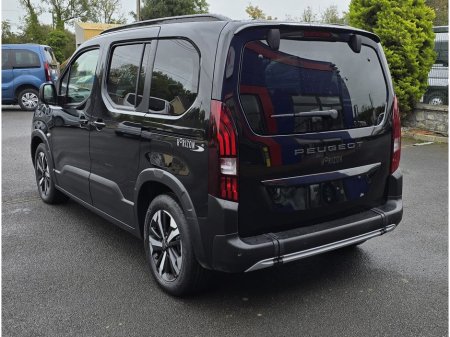 2025 Peugeot Rifter Wheelchair Taxi