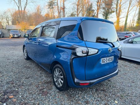 2016 Toyota Sienta  €11,999