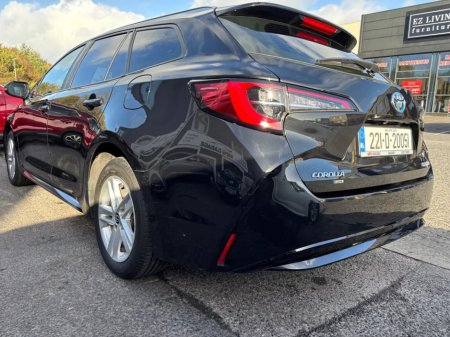 2022 Toyota Corolla 1.8 Hybrid Luna Saloon €20,500 thumbnail