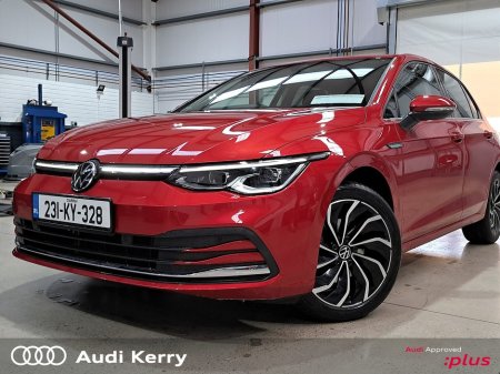 2023 Volkswagen Golf STYLE 1.5 TSI MHEV 130HP AUTOMATIC €31,900 thumbnail