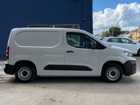 2024 Peugeot Partner  €20,244