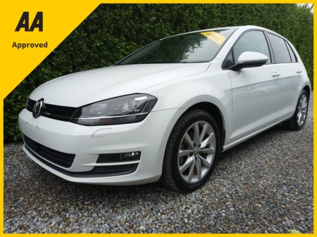 2017 Volkswagen Golf 1.2 TSI COMFORTLINE PLUS ONLY 59,524Kms CRUISE CONTROL AUTO HOLD HANDBRAKE REVERSE CAMERA IMMOBILISER  FRONT FOGS KEYLESS ENTRY JUST FULLY SERVICED 4 NEW TYRES 2 YEARS NCT ONE YEAR ROAD TAX €17,995