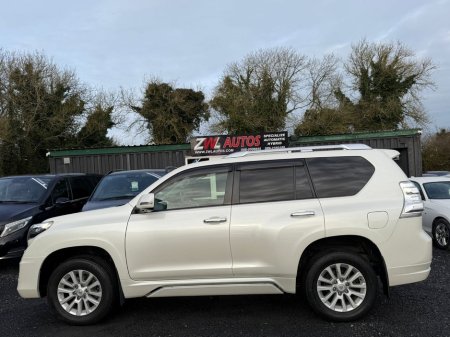 2017 Toyota Landcruiser  thumbnail