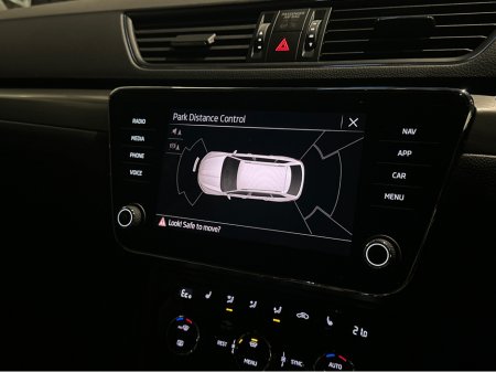 2023 Skoda Superb ESTATE E-HYBRID AUTOMATIC €29,950 thumbnail