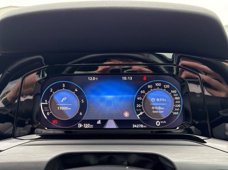 2023 Volkswagen Golf 2.0 TDI 115HP Style €29,975 thumbnail