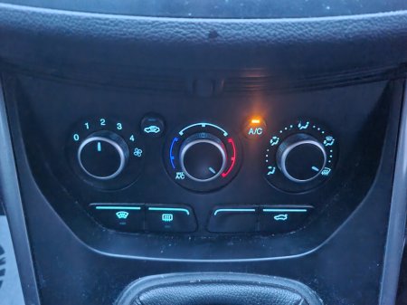 2013 Ford Kuga 2.0TDCI 140PS Zetec €5,799 thumbnail