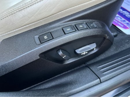 2016 Volvo V40 == AUTO//FULL LEATHER//LOW KMS//LIKE NEW== €14,950 thumbnail