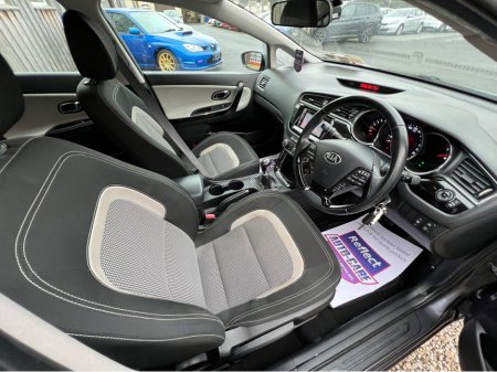 2015 Kia Ceed ==STUNNING CAR//1.6 DIESEL//NEW NCT//SERVICED== €7,450 thumbnail