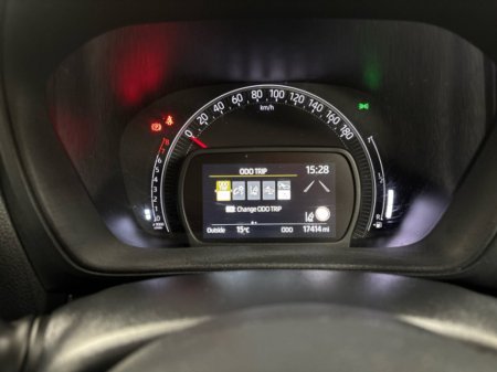 2023 Toyota Aygo X 1.0 PULSE 4DR €15,950 thumbnail